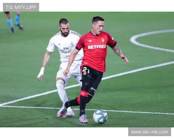 西甲保级战前瞻:马洛卡vs塞维利亚,客队传控打法能否攻克密集防守? 西甲保级战前瞻:马洛卡vs塞维利亚,客队传控打法能否攻克密集防守?