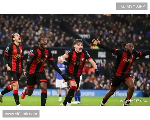 纽卡斯尔联2-0客胜卡拉巴克,英超球队把握晋级先机 纽卡斯尔联2-0客胜卡拉巴克,英超球队把握晋级先机